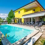 Villa Gaya In Porec,istrien By Istrabook Porec