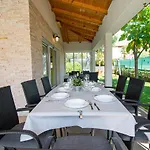 Villa Gaya In Porec,istrien By Istrabook