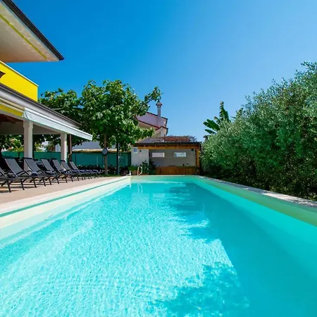 Βίλα Gaya In Porec,istrien By Istrabook *