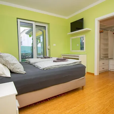 Gaya In Porec,istrien By Istrabook