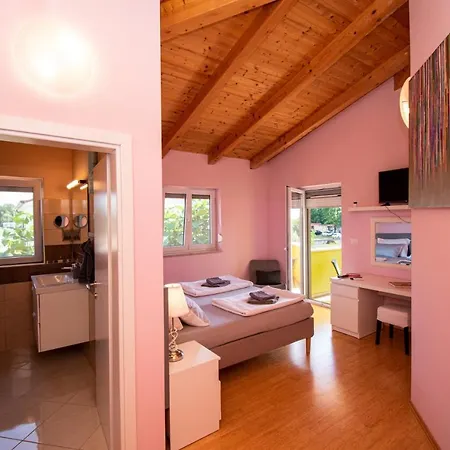 Villa Gaya In Porec,istrien By Istrabook Porec