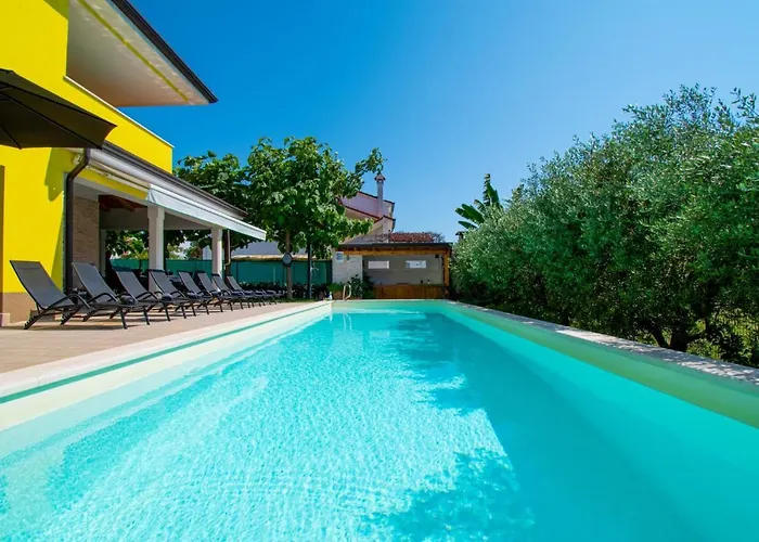 Villa Gaya In Porec,istrien By Istrabook *