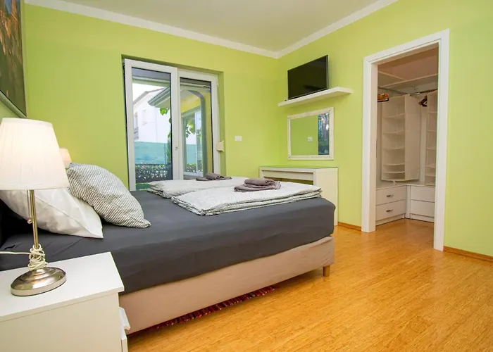 Gaya In Porec,istrien By Istrabook