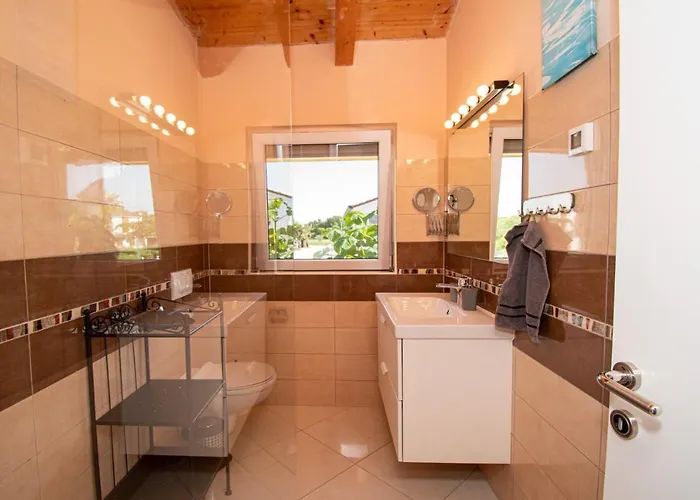 Gaya In Porec,istrien By Istrabook *